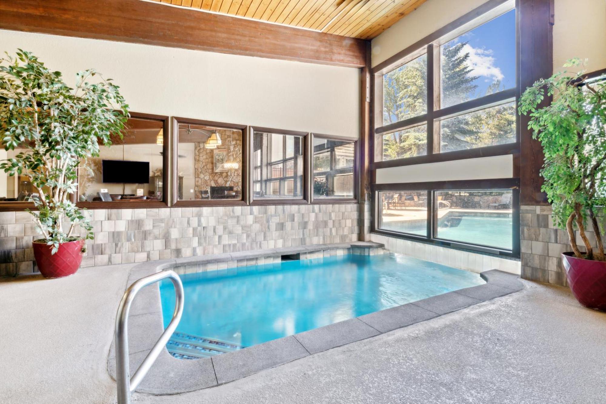 Falcon Point Avon Luaran gambar