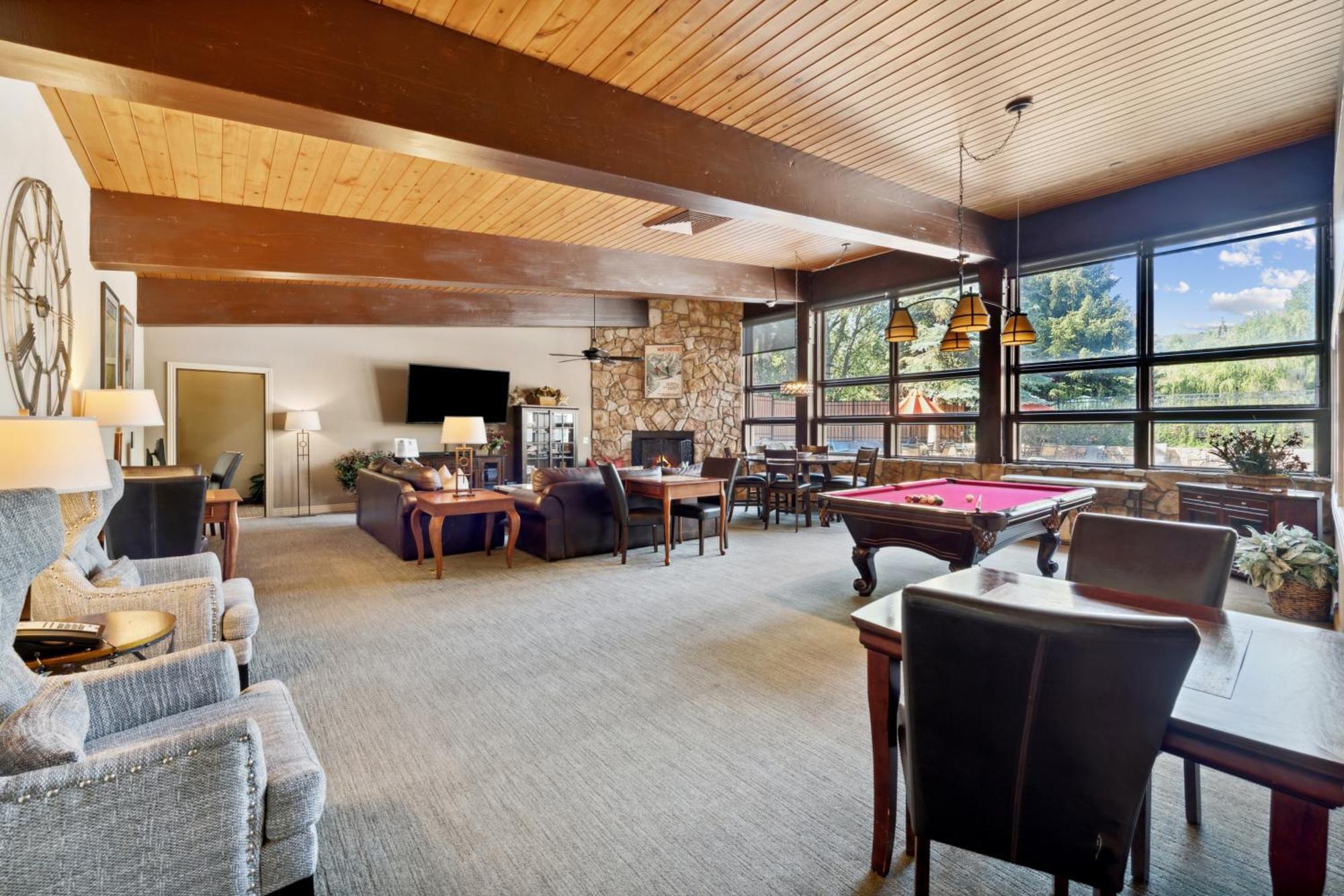 Falcon Point Avon Luaran gambar